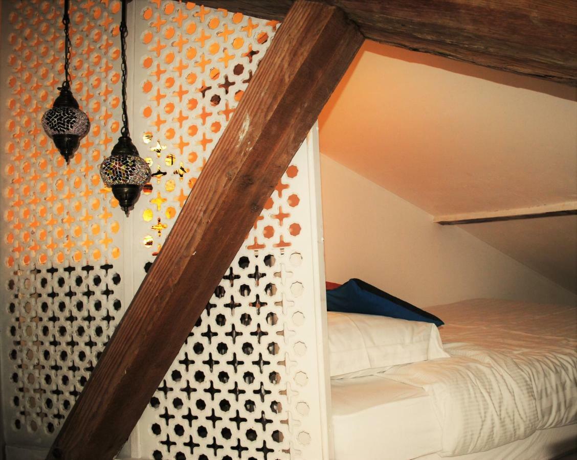 Les Routes Du Monde Bed and Breakfast Saint-Geniès-de-Comolas Eksteriør billede