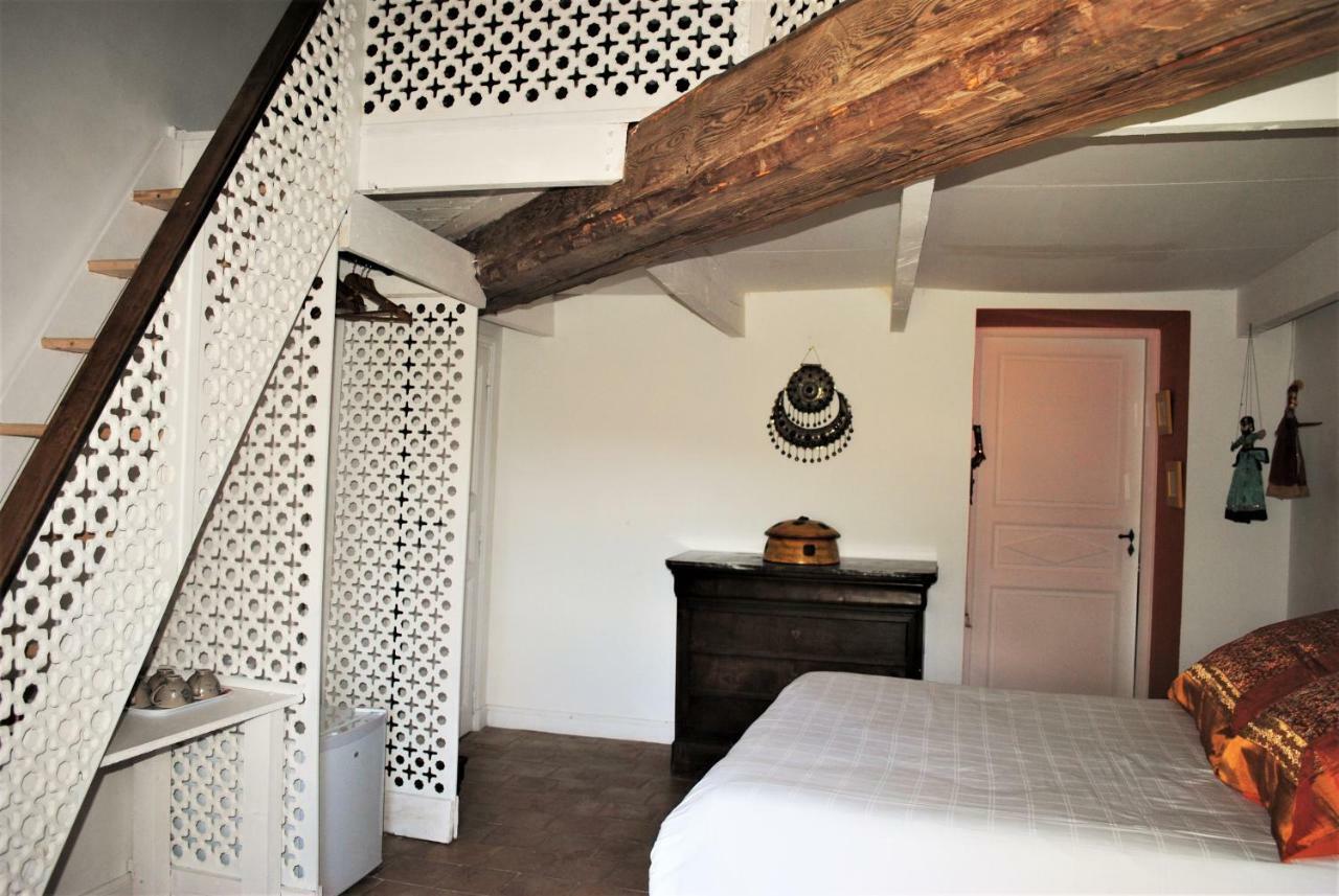 Les Routes Du Monde Bed and Breakfast Saint-Geniès-de-Comolas Eksteriør billede